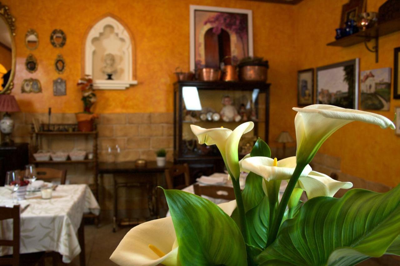 Hostal El Palacio Valencia de Don Juan Exterior foto